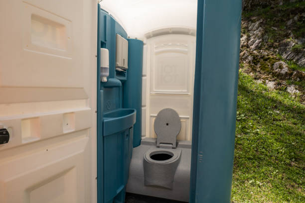 Best Affordable portable toilet rental  in Eastmont, WA